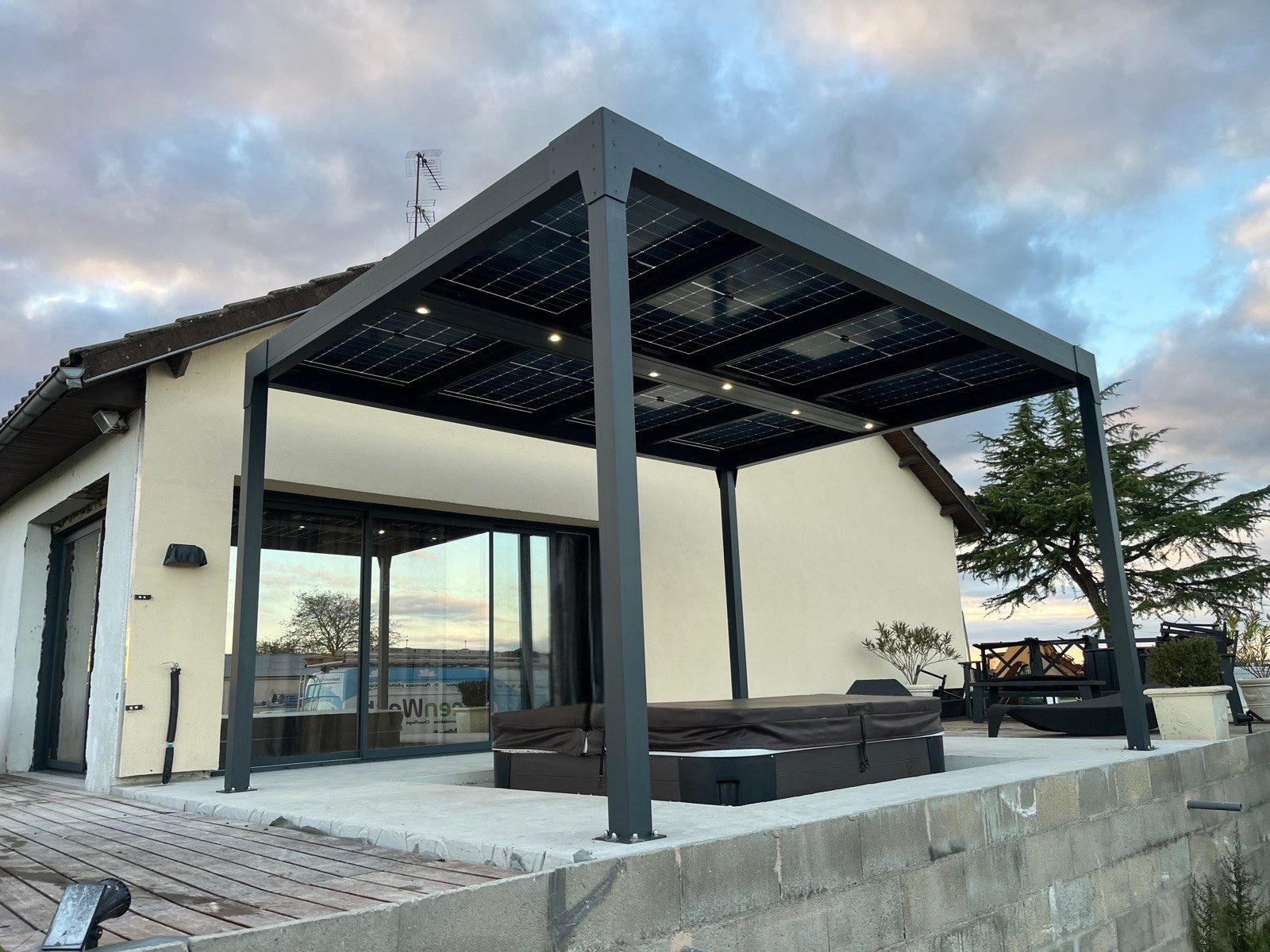 Pergola photovoltaïque